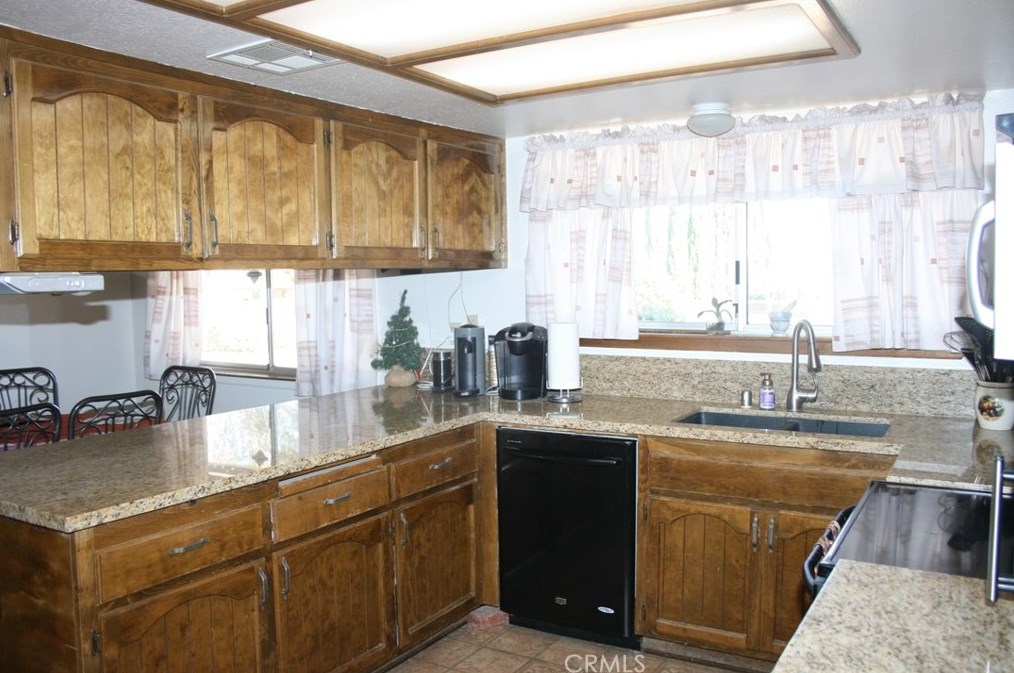 7488 Pismo Ave, Hesperia CA  92345-7426 exterior