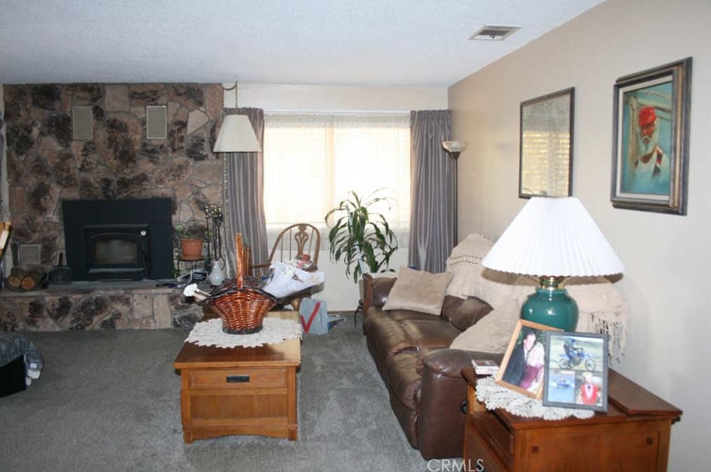 7488 Pismo Ave, Hesperia CA  92345-7426 exterior