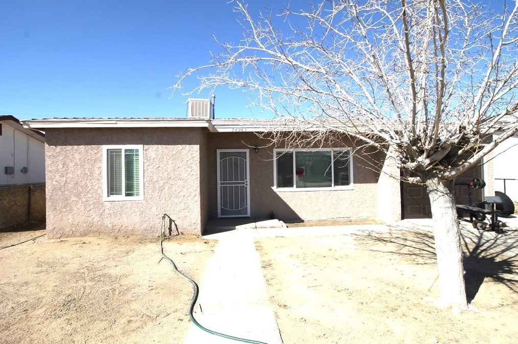 34262 Paris St, Barstow CA  92311-3519 exterior