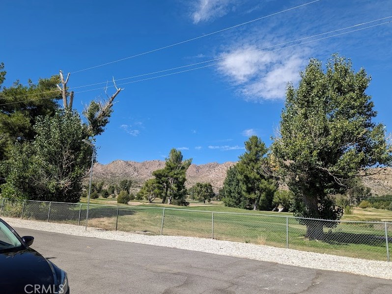 7484 Kickapoo Trail #27, Yucca Valley, CA 92284