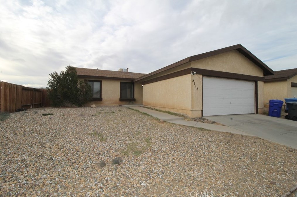 2118 Sierra Linda Dr, Barstow, CA 92311-5758
