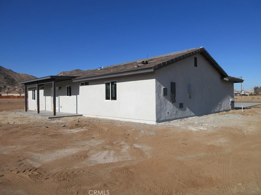 15729 Sago Rd, Apple Valley CA  92307-2811 exterior