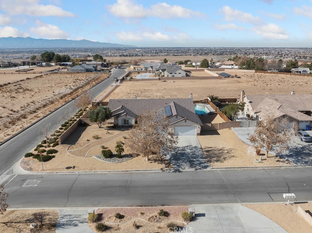 12520 Highline Dr, Apple Valley CA  92308-5046 exterior