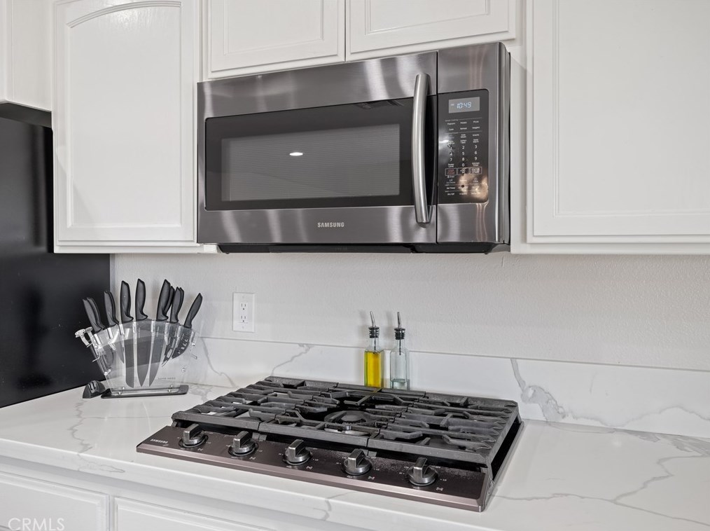 12520 Highline Dr, Apple Valley CA  92308-5046 exterior