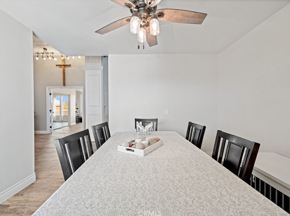 12520 Highline Dr, Apple Valley CA  92308-5046 exterior