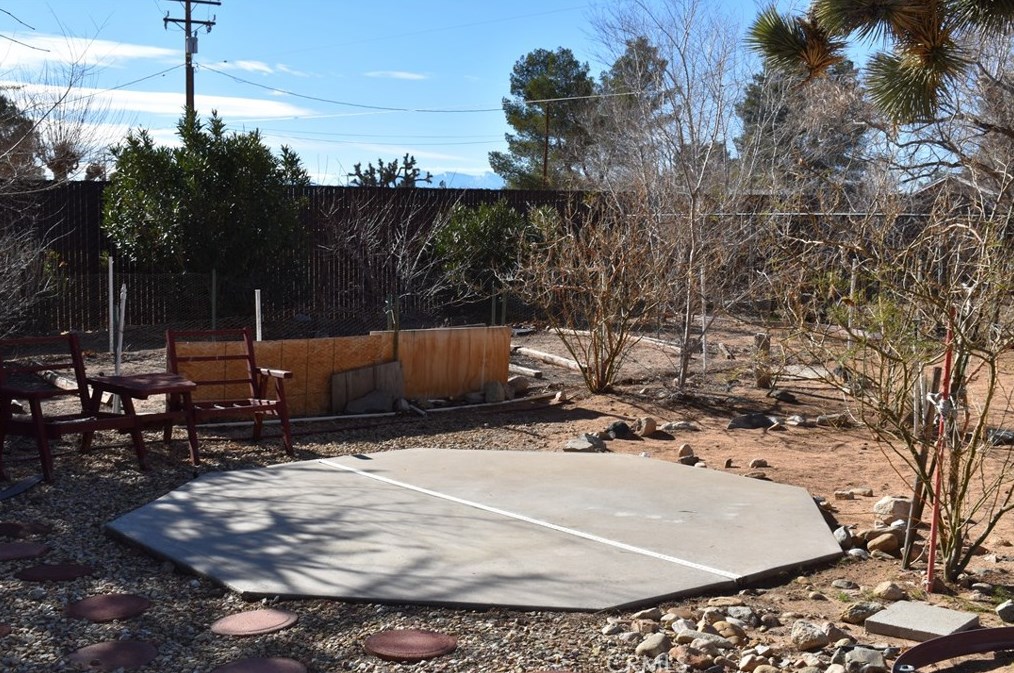 13434 Tioga Rd, Apple Valley CA  92308-6372 exterior