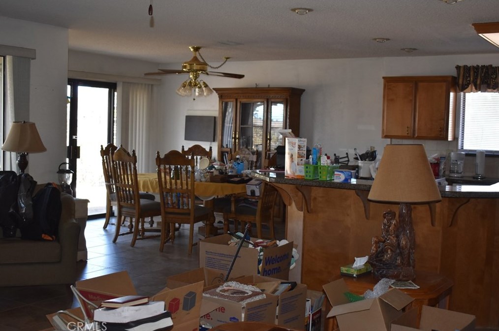 13434 Tioga Rd, Apple Valley CA  92308-6372 exterior