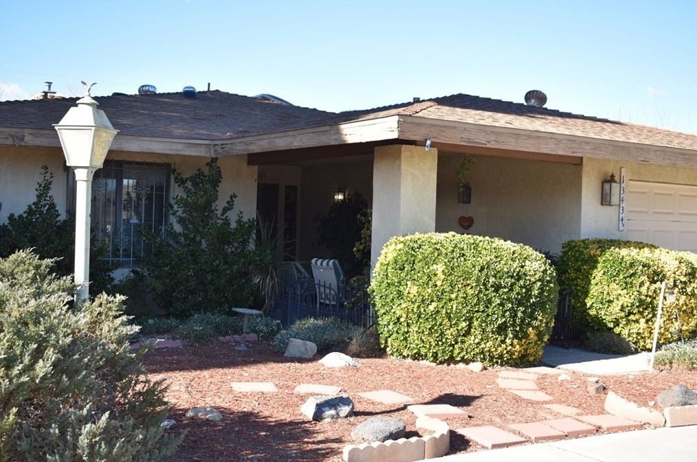 13434 Tioga Rd, Apple Valley, CA 92308-6372
