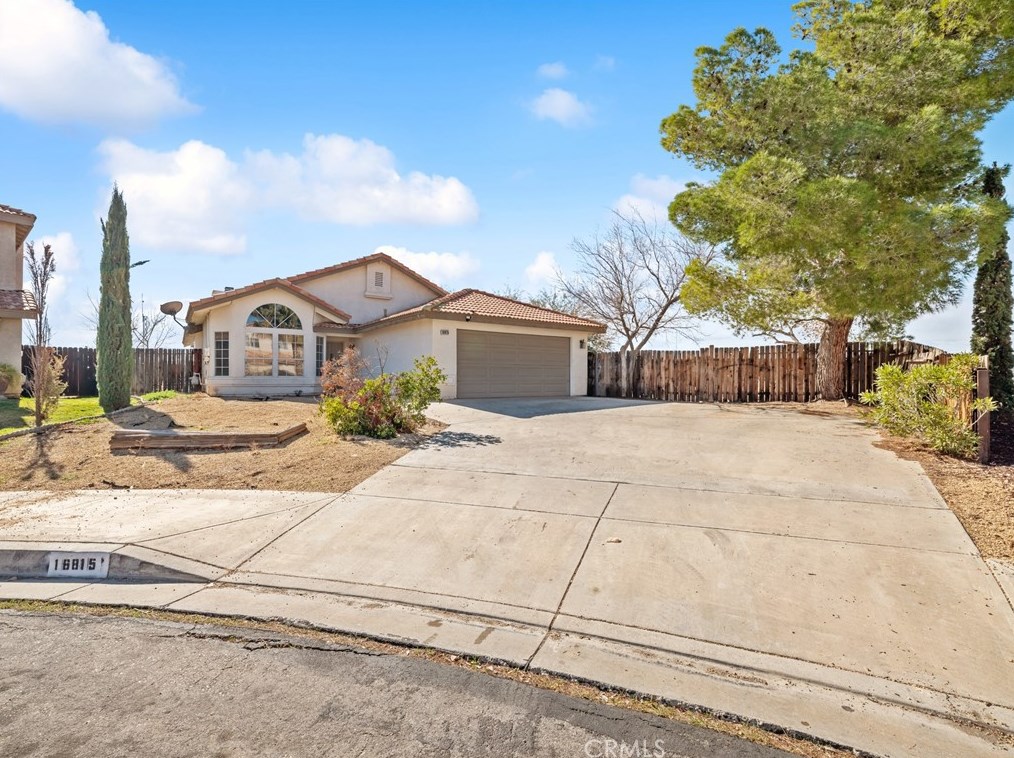 16815 Robin Ln, Victorville, CA 92395-9265