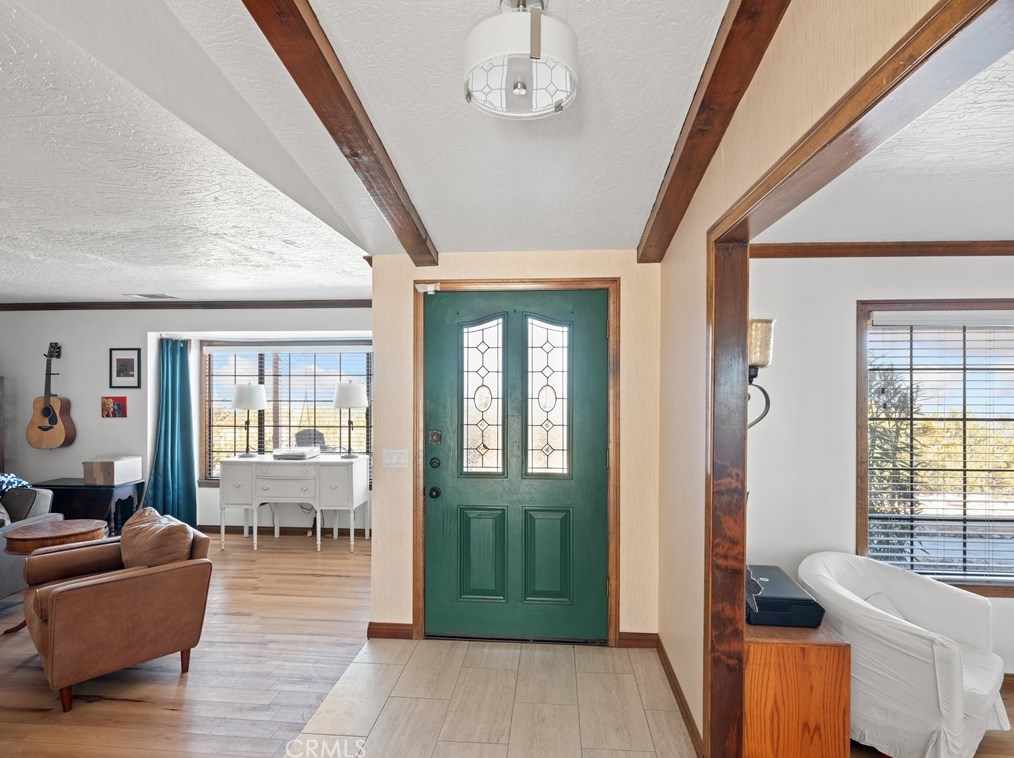 3061 Arrowhead Dr, Pinon Hills, CA 92372-9608