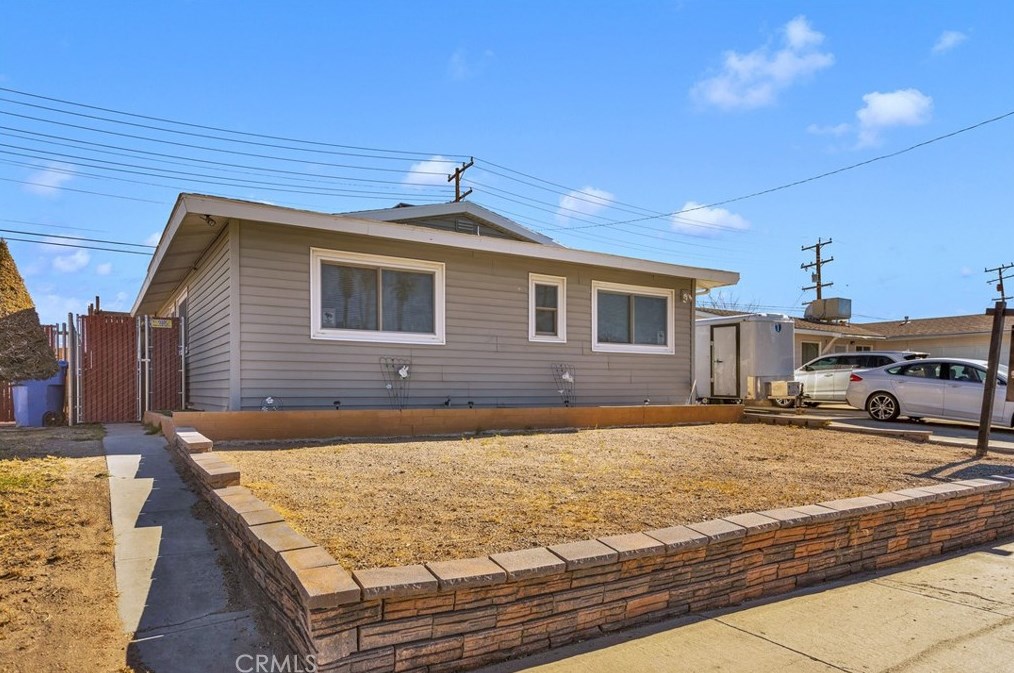 661 Stevens Ave, Barstow, CA 92311-3209