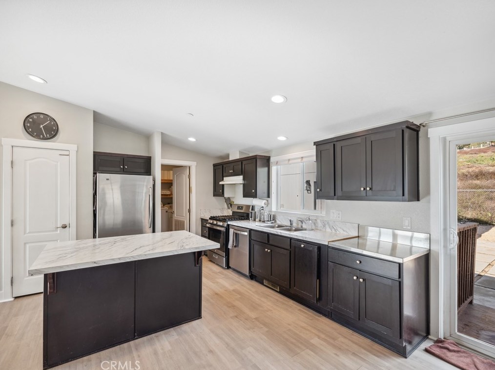 821 Woodlawn Ave, San Bernardino, CA 92407-1030