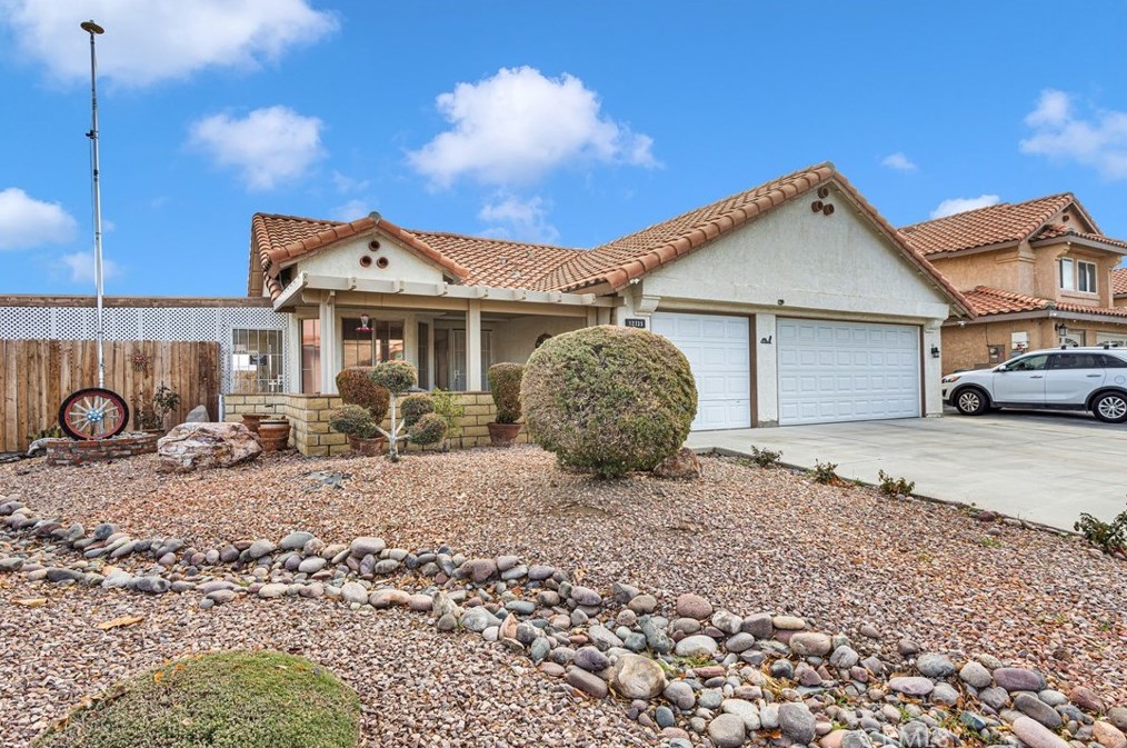 12735 Sundown Rd, Victorville, CA 92392