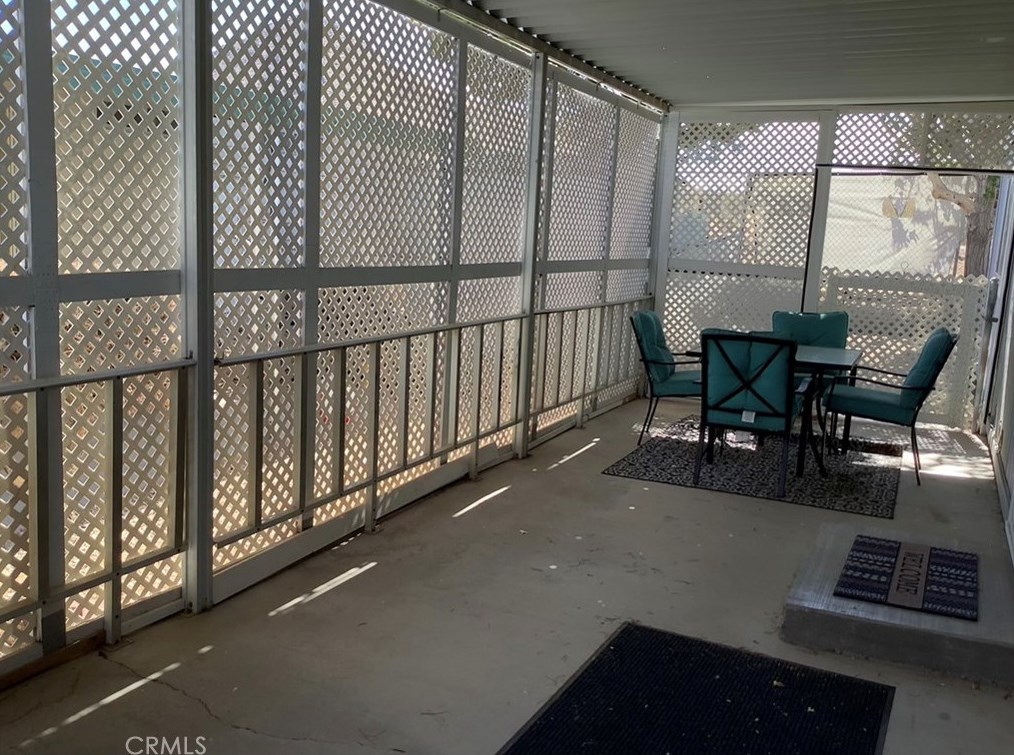 20683 Waalew Rd, Apple Valley CA  92307-1032 exterior