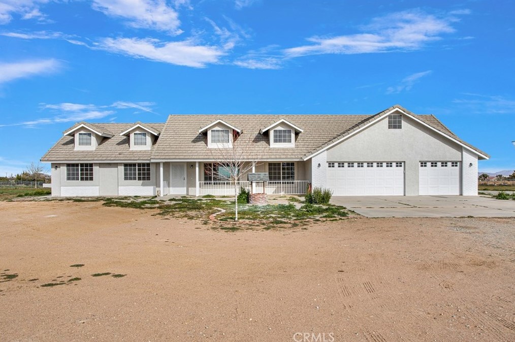 11272 Muscatel St, Hesperia, CA 92344