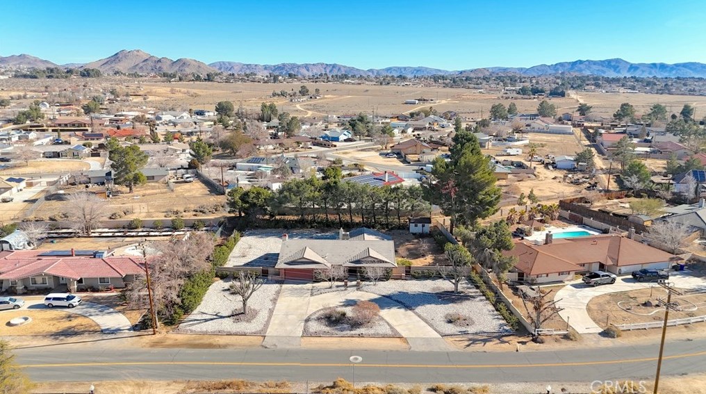 14737 Riverside Dr, Apple Valley, CA 92307