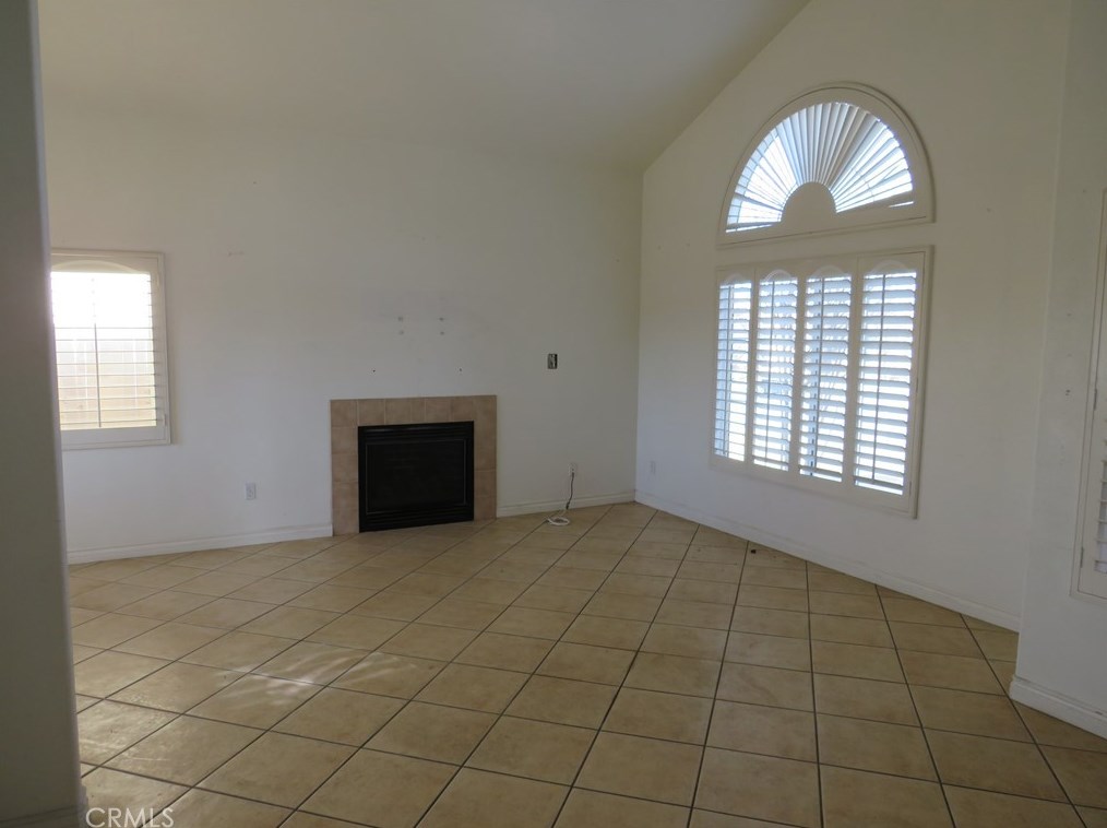 12836 Brookdale St, Victorville CA  92392-7943 exterior