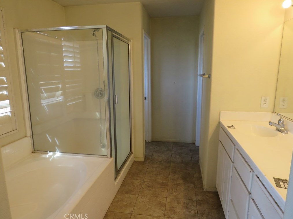 12836 Brookdale St, Victorville CA  92392-7943 exterior