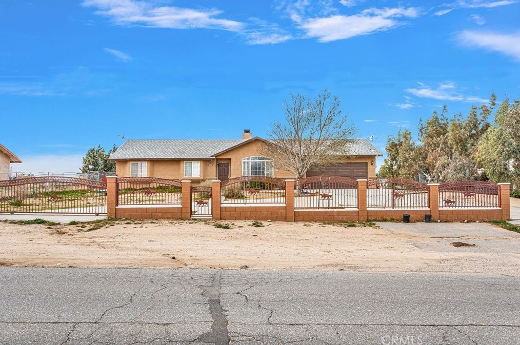 11920 3rd Ave, Hesperia, CA 92345-1748