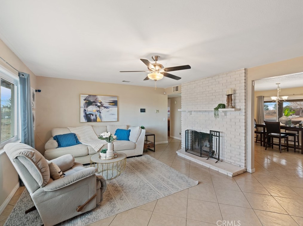 14777 Erie Rd, Apple Valley CA  92307-3515 exterior