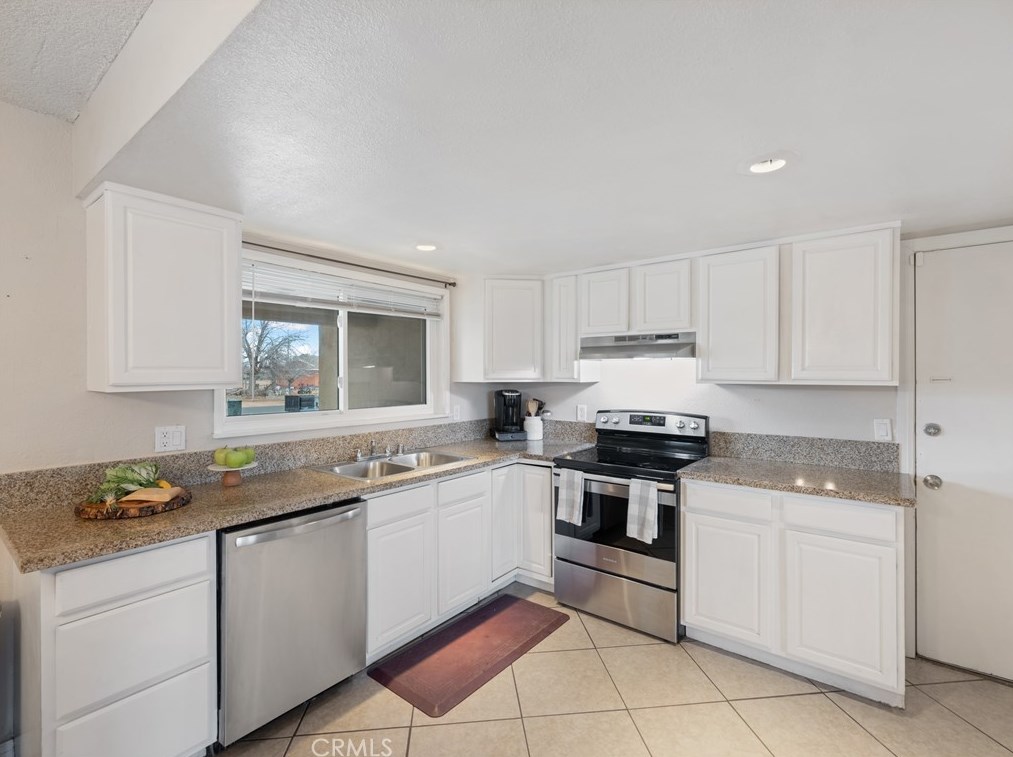 14777 Erie Rd, Apple Valley CA  92307-3515 exterior