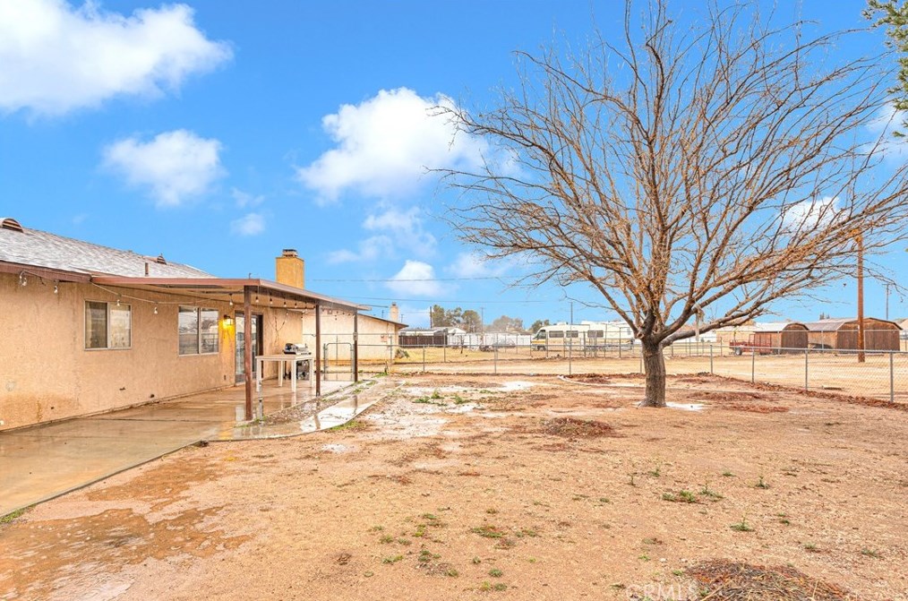 15225 Apache Rd, Apple Valley CA  92307-3301 exterior