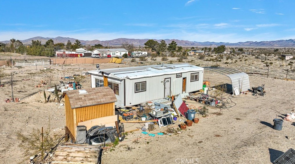 9179 Fairlane Rd, Lucerne Valley CA  92356-7832 exterior