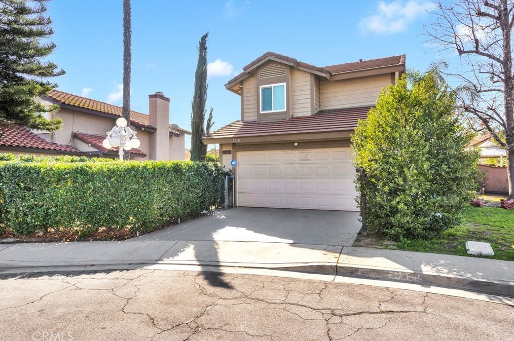 11740 Nutwood Ct, Fontana, CA 92337