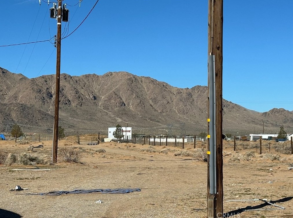 15977 Verdugo Ave, Lucerne Valley CA  92356-9068 exterior