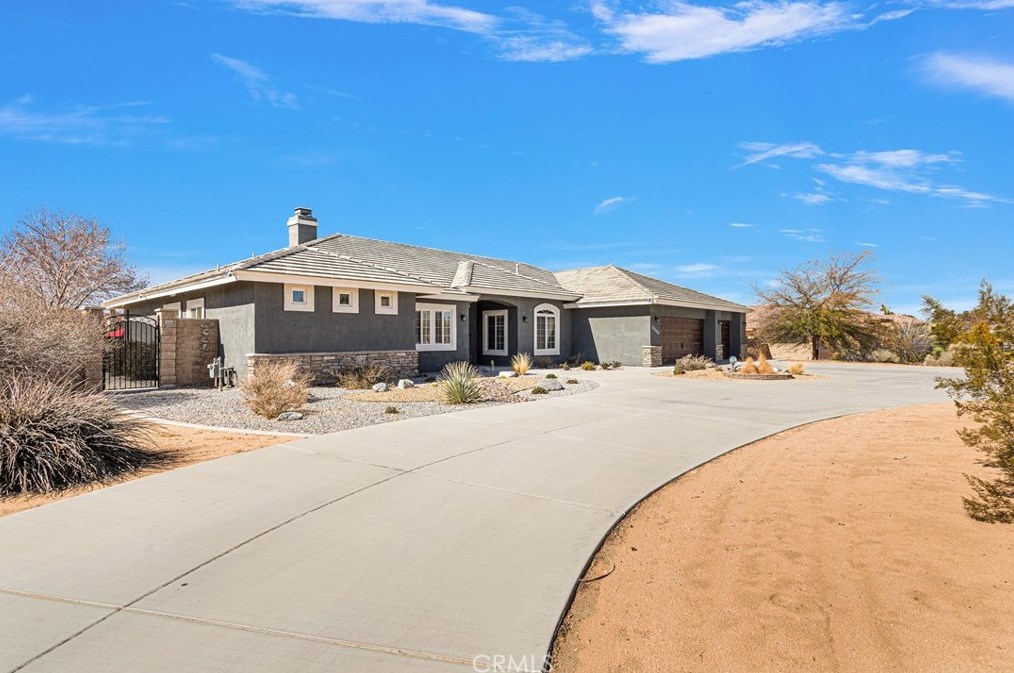 20120 Eyota Rd, Apple Valley, CA 92308-6229