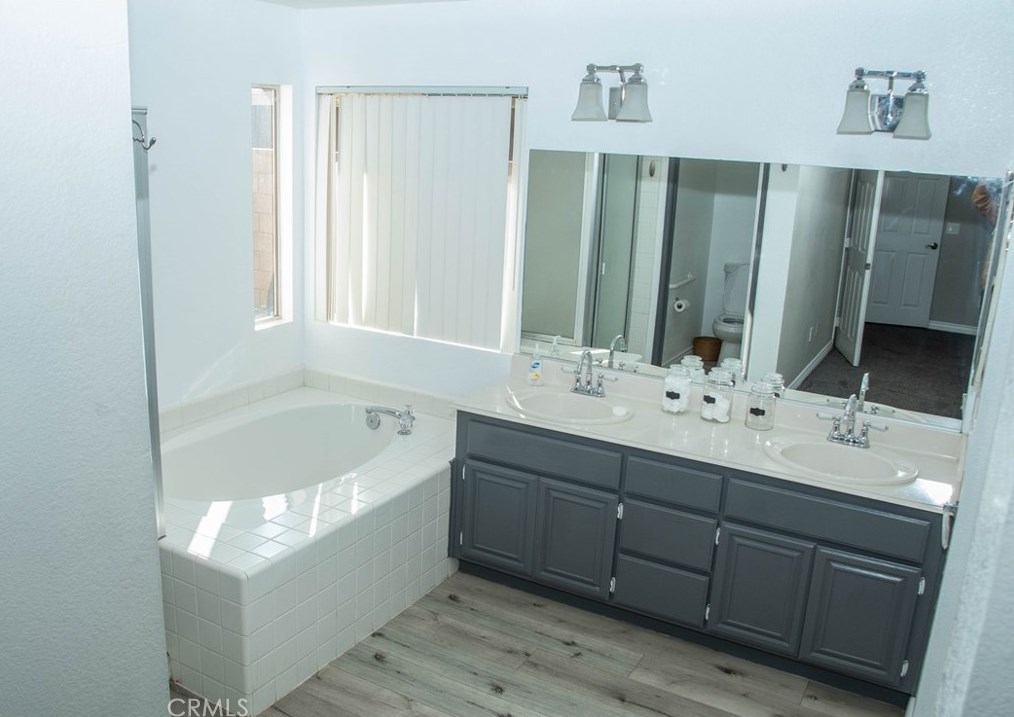 20682 Pahute Rd, Apple Valley CA  92308-6938 exterior