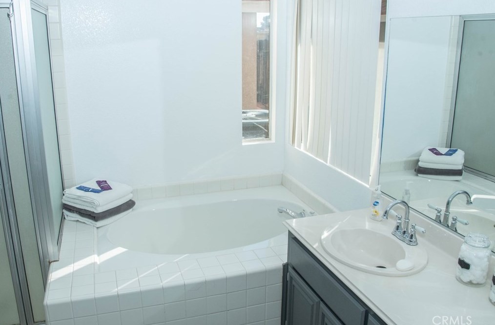 20682 Pahute Rd, Apple Valley CA  92308-6938 exterior