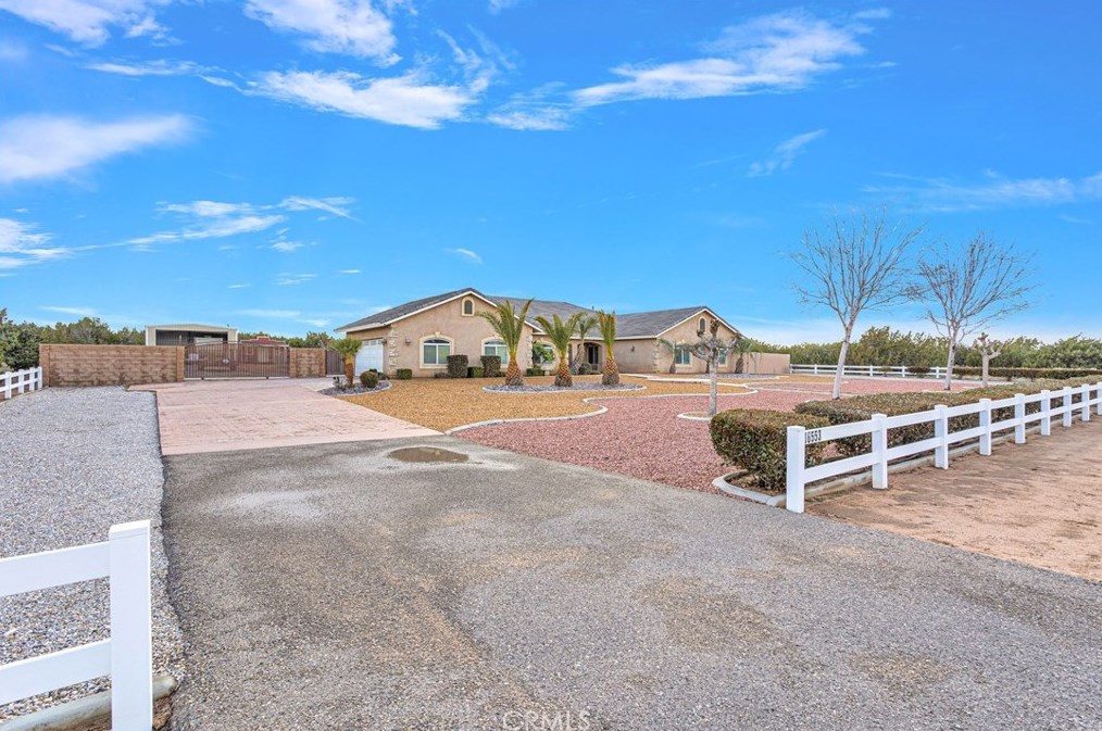 16553 Farmington St, Hesperia, CA 92345