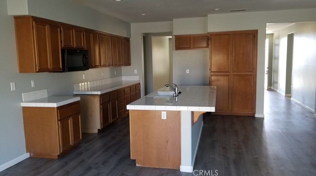 12382 Mesa St, Victorville, CA 92392-4809