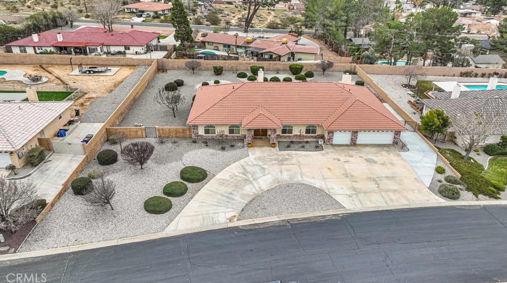 19881 Eyota Rd, Apple Valley CA  92308-4560 exterior