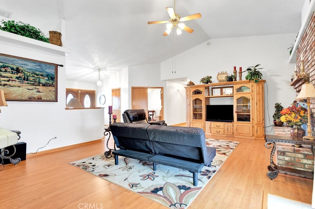 19881 Eyota Rd, Apple Valley CA  92308-4560 exterior