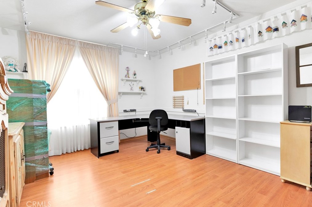 19881 Eyota Rd, Apple Valley CA  92308-4560 exterior