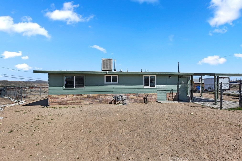 101 Surrey Ct, Barstow, CA 92311-8608