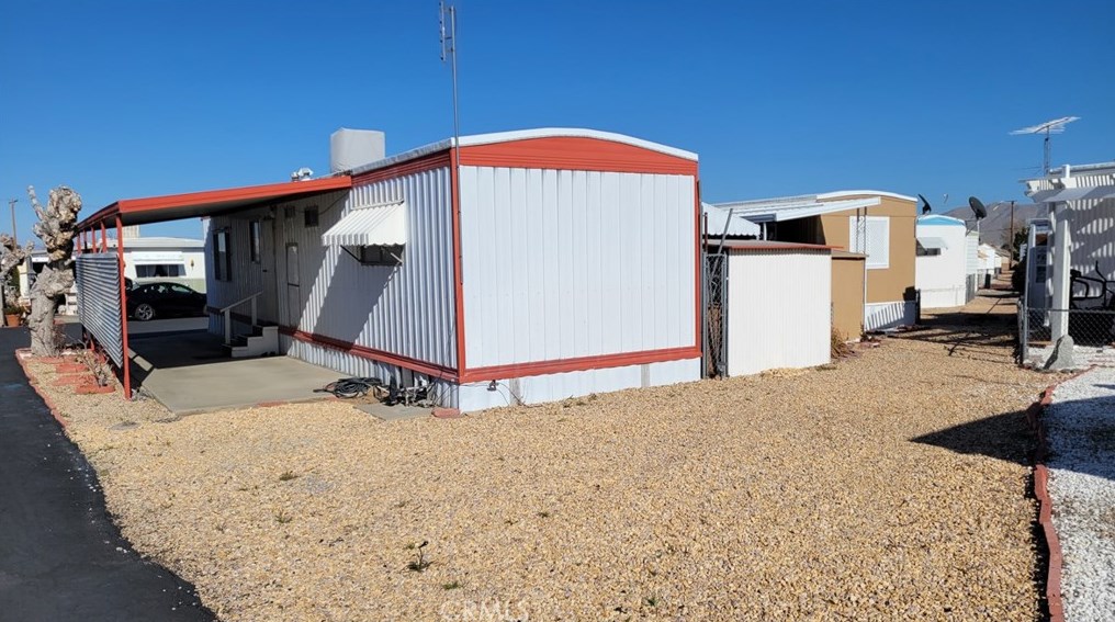9152 C Ave, Hesperia CA  92345-6065 exterior