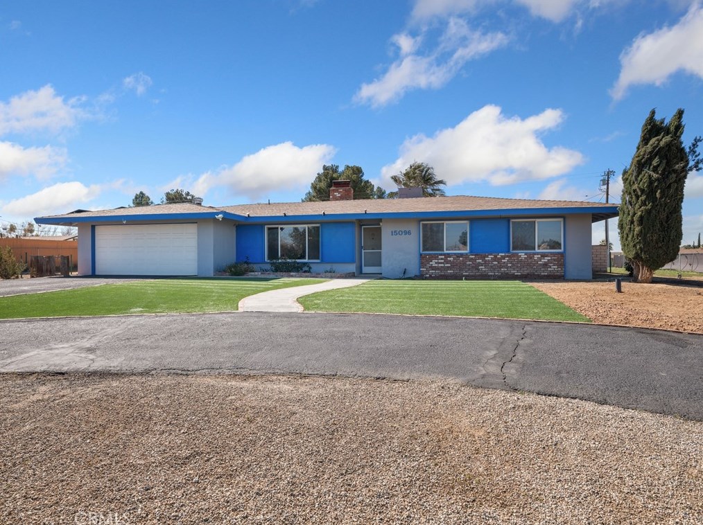 15096 Osceola Rd, Apple Valley, CA 92307-4903