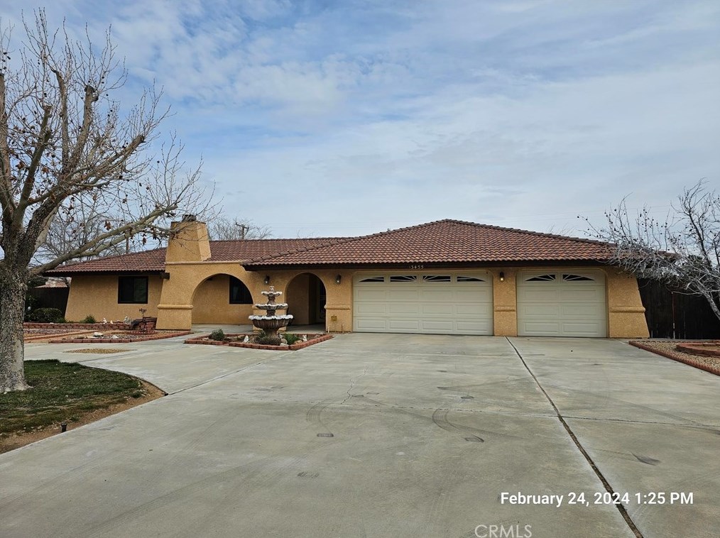 13455 Jicarilla Rd, Apple Valley, CA 92308-5833