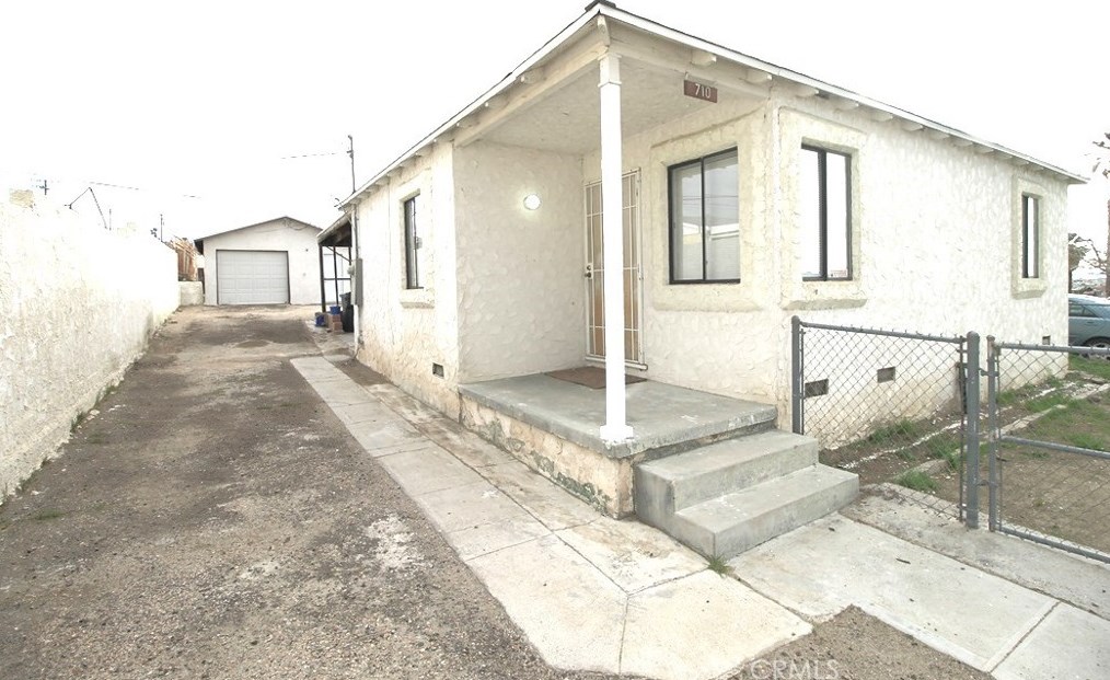 710 Buena Vista St, Barstow, CA 92311-2615