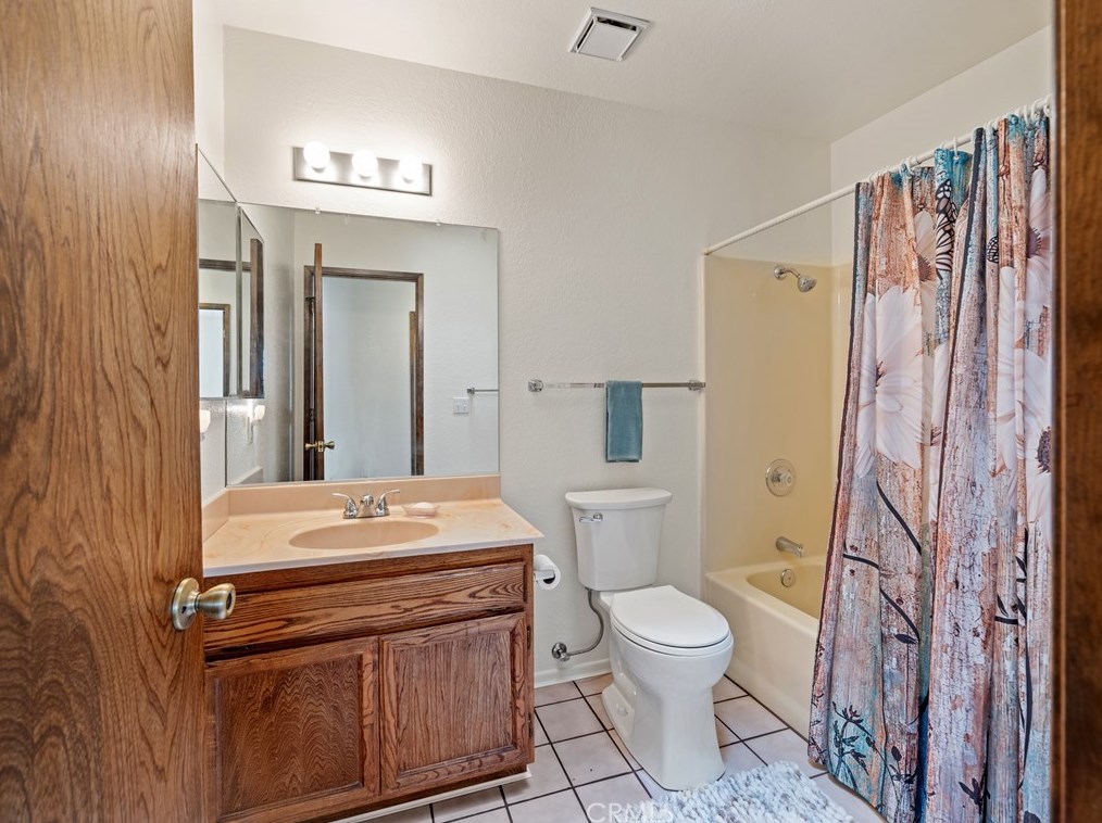 16975 Ouray Rd, Apple Valley CA  92307-1118 exterior