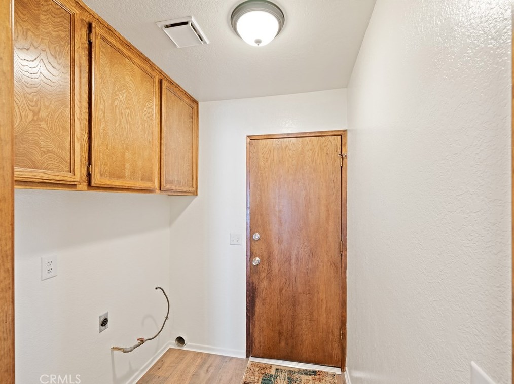 16975 Ouray Rd, Apple Valley CA  92307-1118 exterior