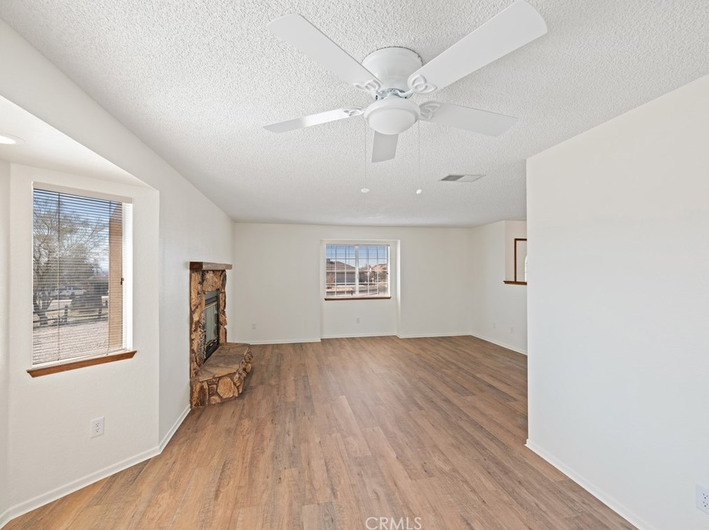 16975 Ouray Rd, Apple Valley CA  92307-1118 exterior