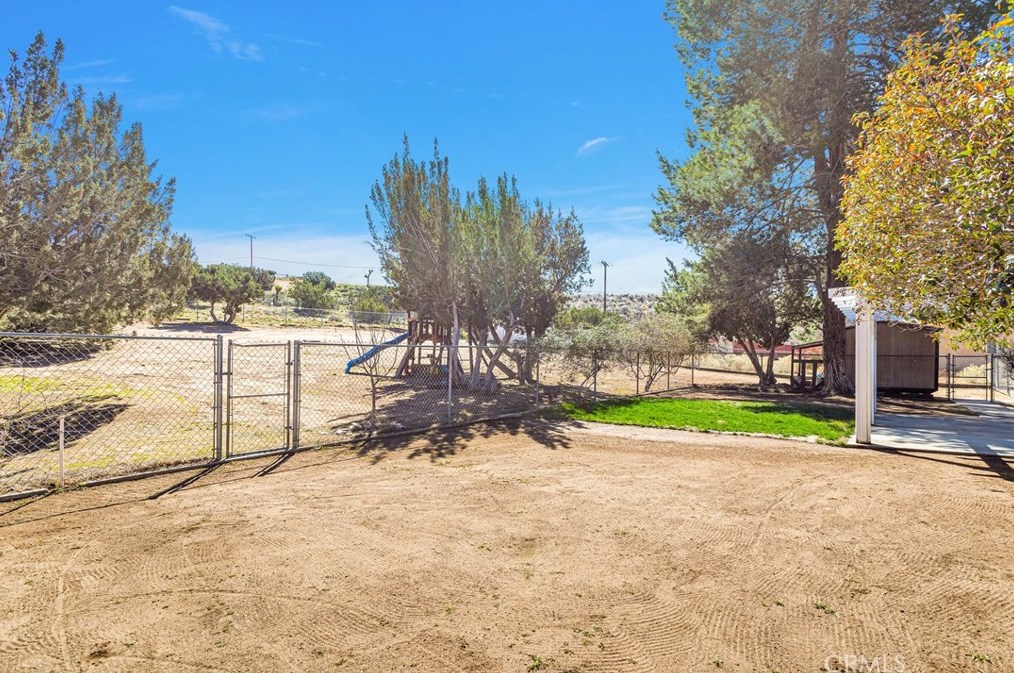 7365 Chase Ave, Hesperia CA  92345-5735 exterior