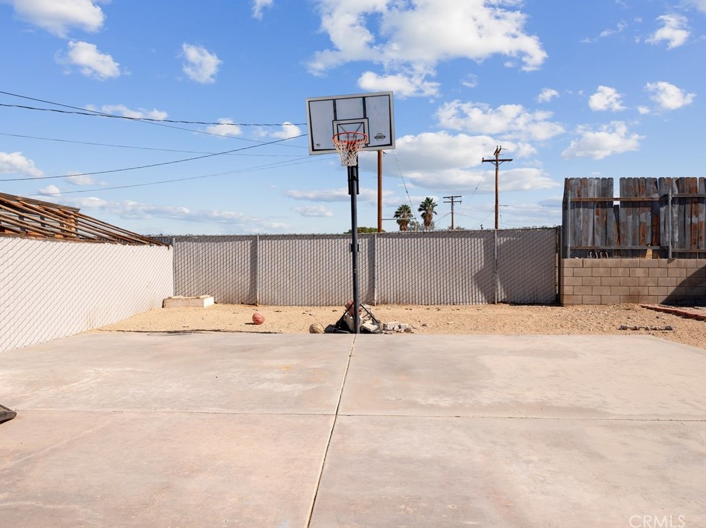 28025 Calico Dr, Barstow CA  92311-4482 exterior