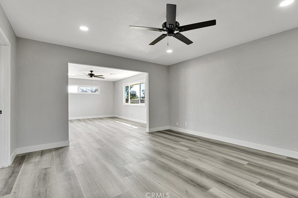 19135 Seneca Rd, Apple Valley CA  92307-5338 exterior