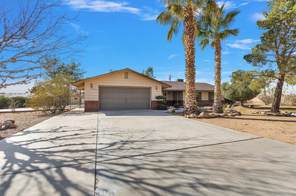 16302 Malahat Rd, Apple Valley, CA 92307-1406