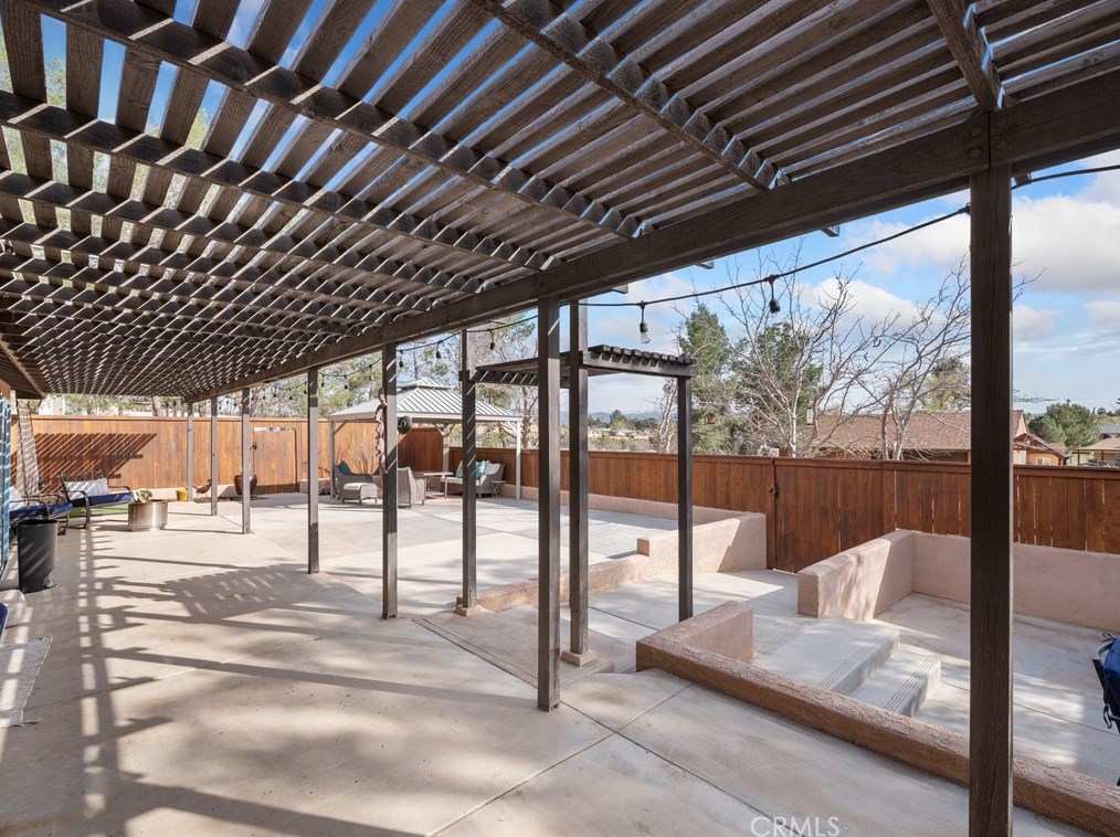 19195 Symeron Rd, Apple Valley CA  92307-4706 exterior